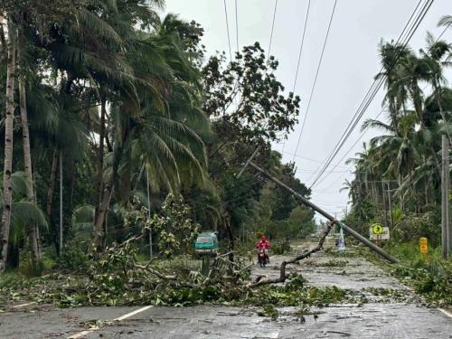 إعصار كالمايجي في الفلبين: غضب السماء الذي قلب الجزر رأسًا على عقب