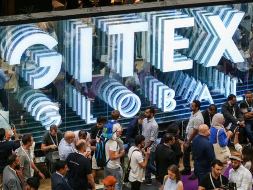 كيف يعيش "جيتكس" آخر أيامه في مركز دبي التجاري